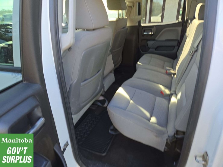2015-chevrolet-silverado-1500-image-24