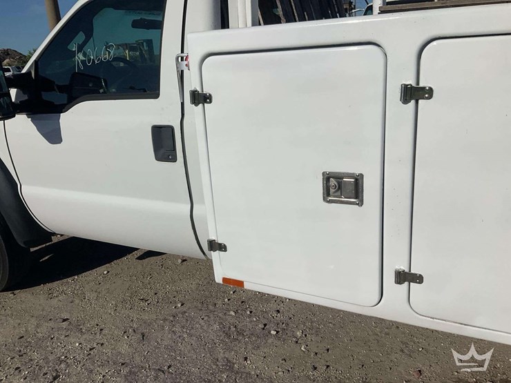 2013-ford-f550-image-32