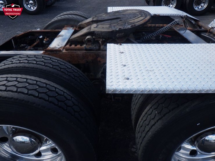 2019-peterbilt-389-image-5