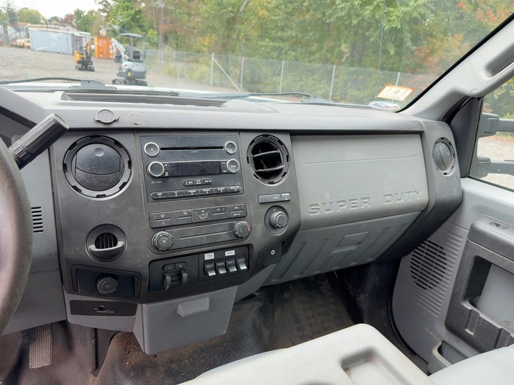 2016-ford-f550-xl-image-17