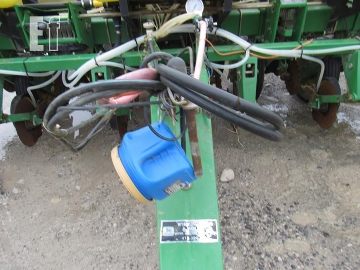 john-deere-7200-image-6