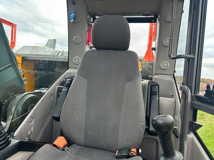 volvo-ec250e-lr-image-57
