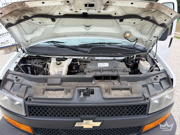 2018-chevrolet-express-2500-image-7