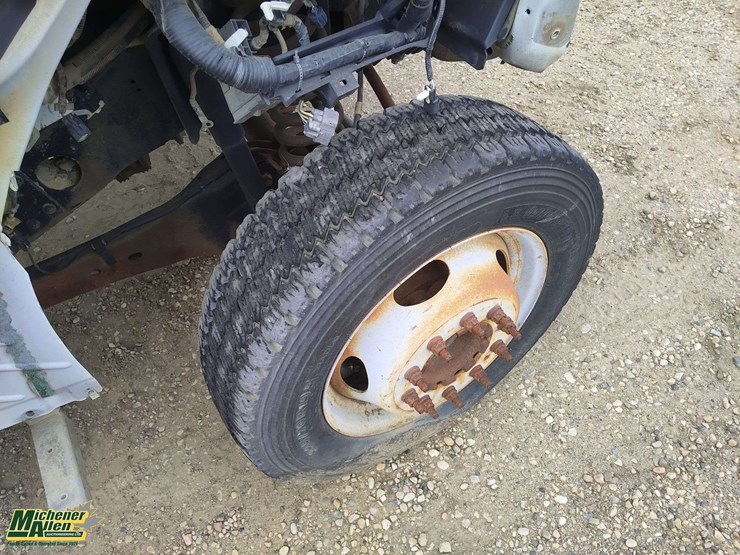 2011-ford-f550-image-25