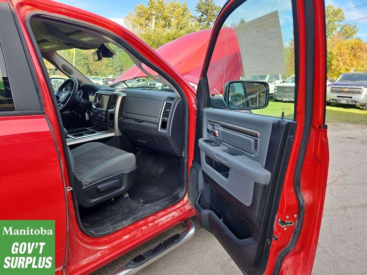 2015-dodge-1500-image-27