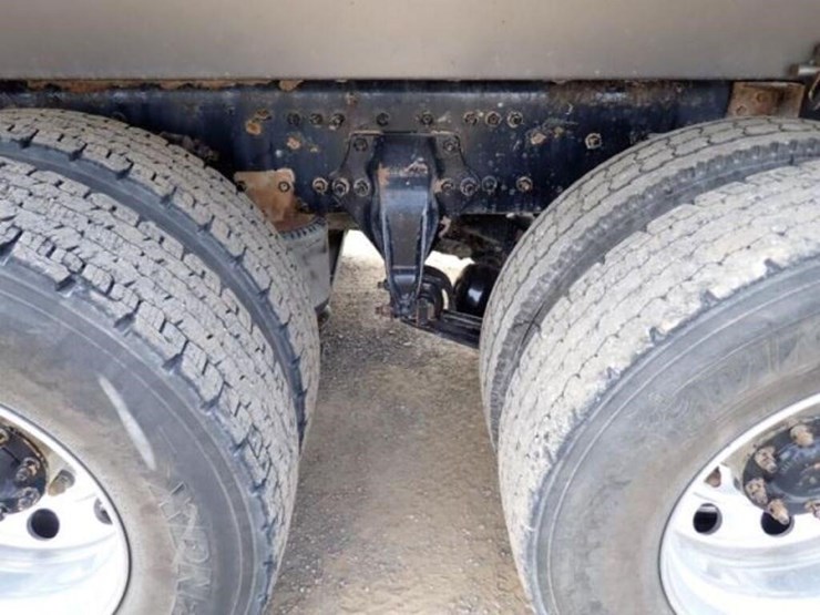 2024-western-star-49x-image-52