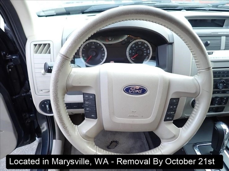 2010-ford-escape-image-7