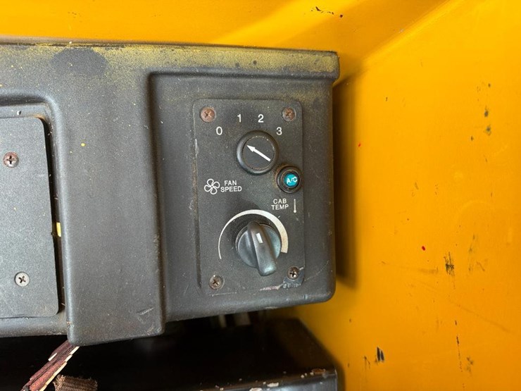 2007-caterpillar-tl943-image-44
