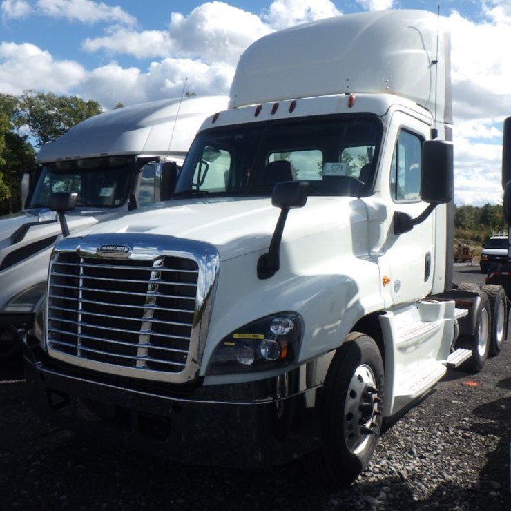 2019 FREIGHTLINER CASCADIA 125
