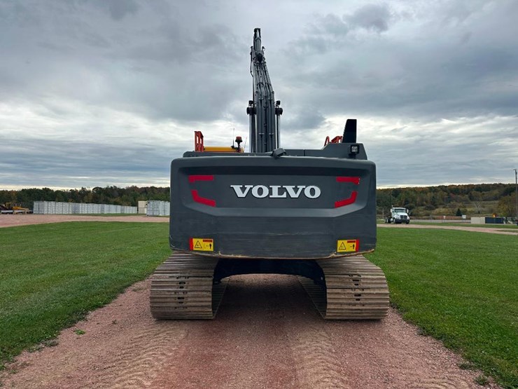 volvo-ec250e-lr-image-4