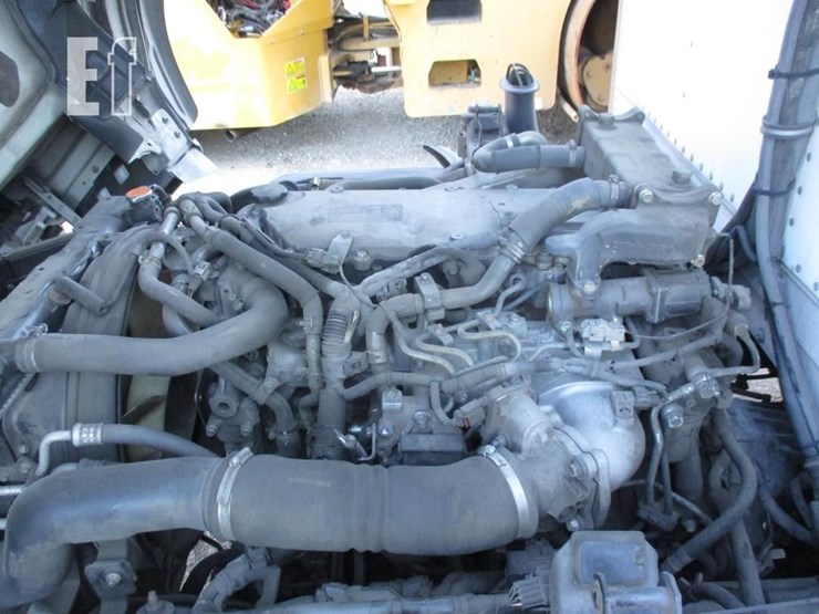 2016-isuzu-nqr-image-6
