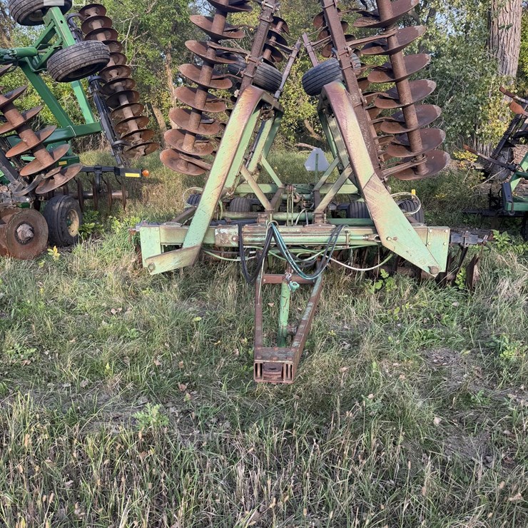 JOHN DEERE 230