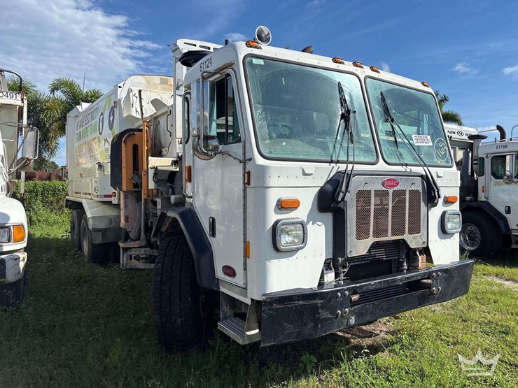 2019-peterbilt-520-image-2