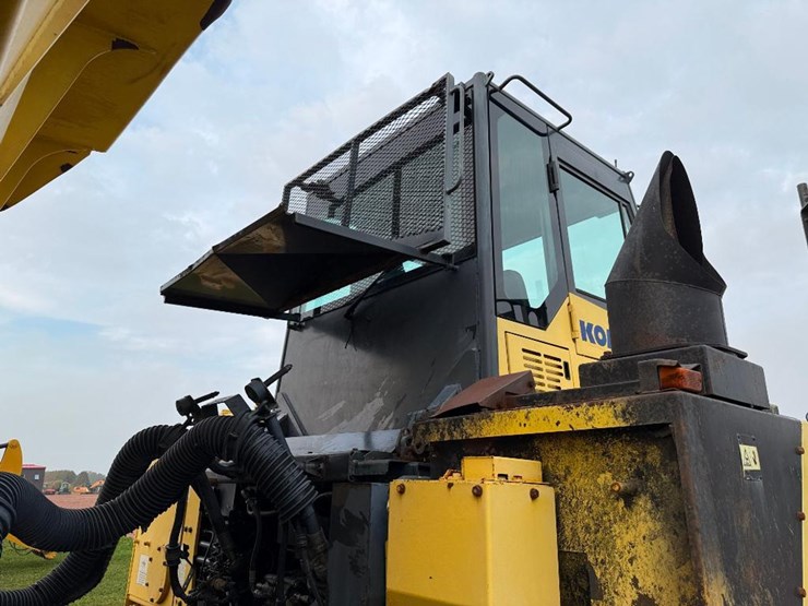 komatsu-hm350-2-image-22