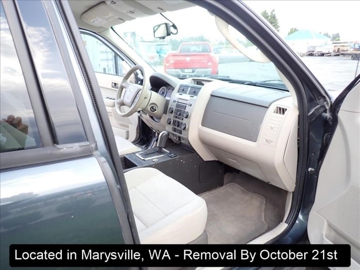 2010-ford-escape-image-2