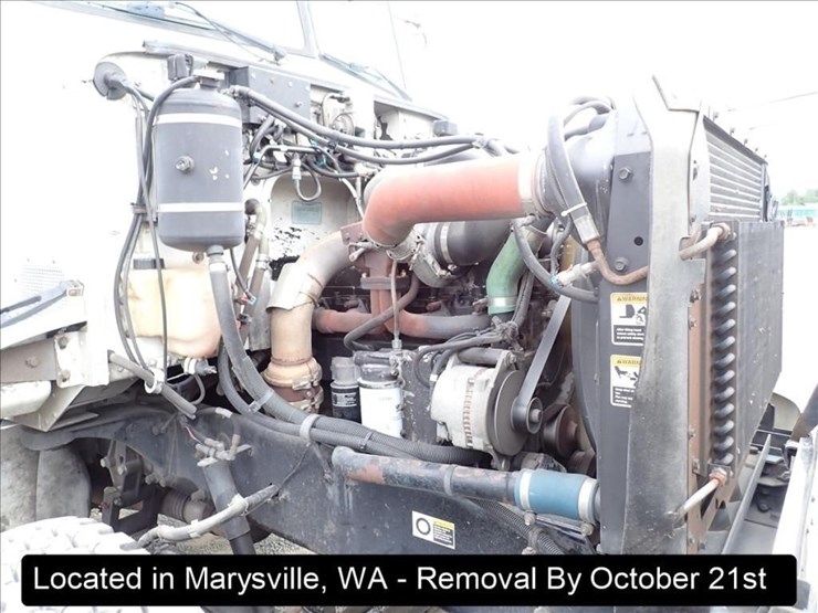 2003-peterbilt-330-image-12