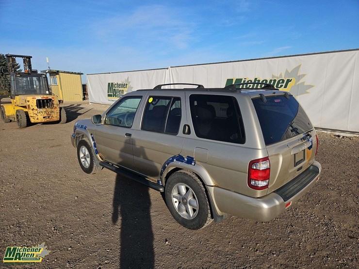1999-nissan-pathfinder-image-2