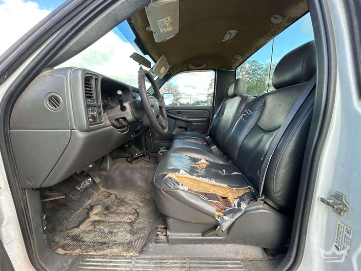 2006-gmc-sierra-2500-image-12