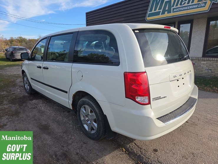 2012-dodge-grand-caravan-image-4