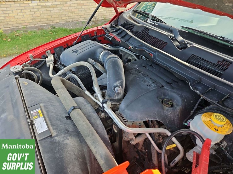 2015-dodge-1500-image-32