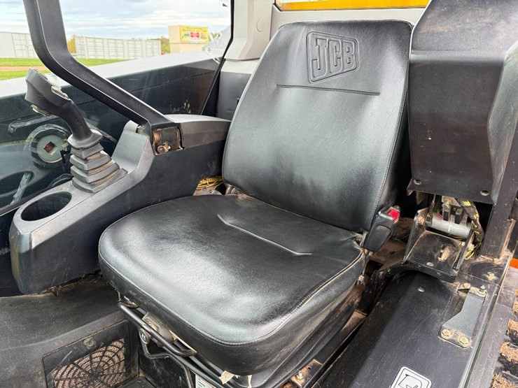 jcb-3ts-8t-image-32