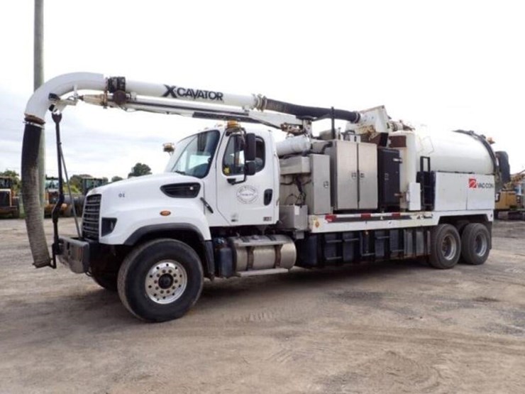 2015-freightliner-114sd-image-1