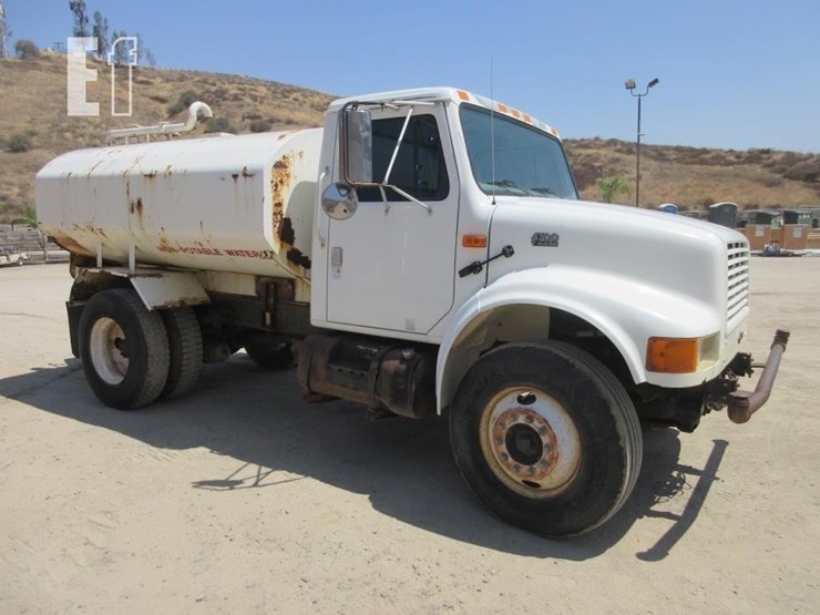 2001-international-4700-image-2