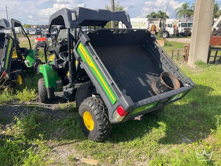 2022-john-deere-gator-image-4