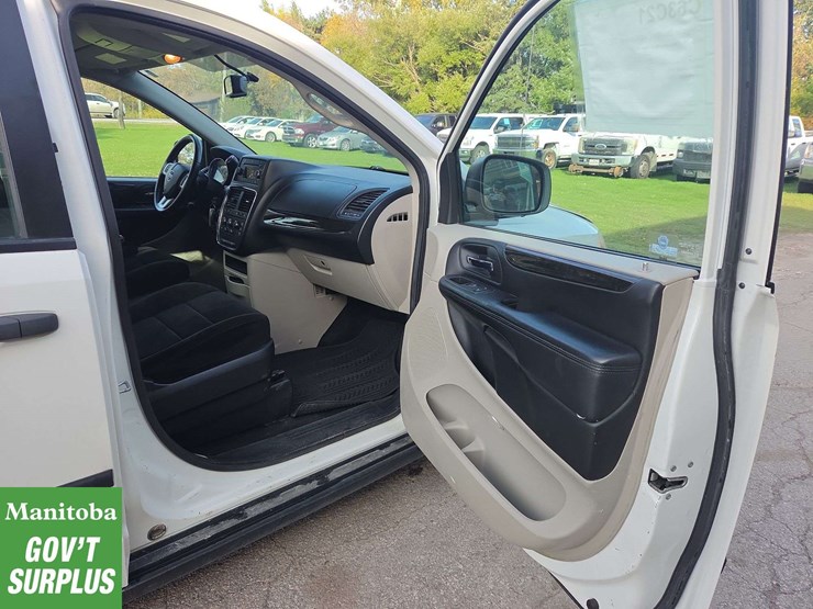 2012-dodge-grand-caravan-image-29