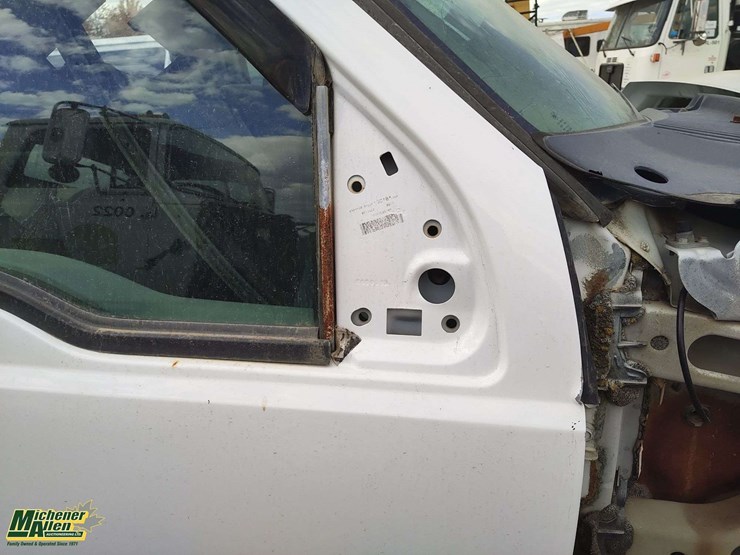 2011-ford-f550-image-28
