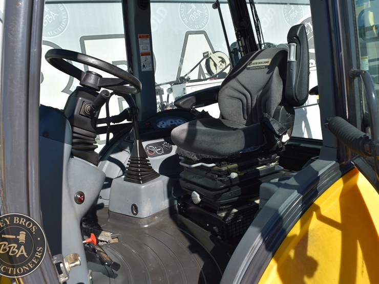 2013-new-holland-b110c-image-56