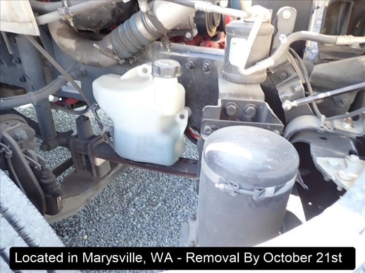 2020-freightliner-m2-image-18