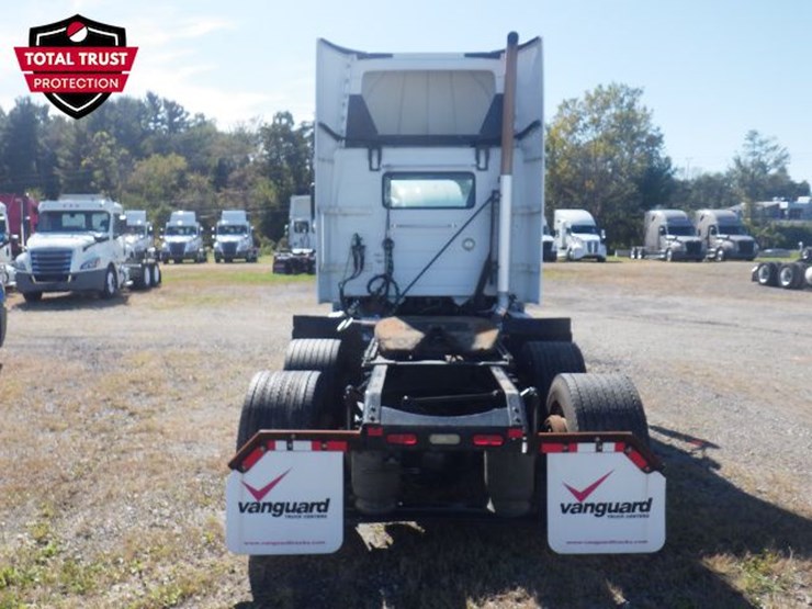 2019-volvo-vnr300-image-10