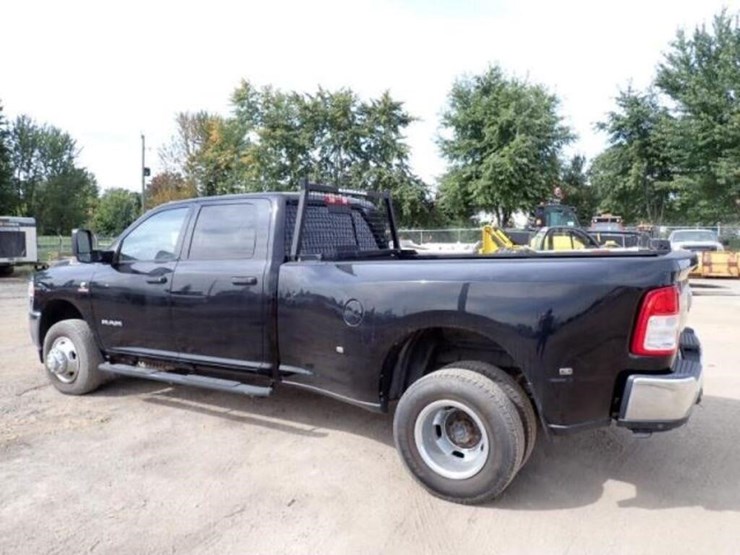 2019-dodge-ram-3500-image-7