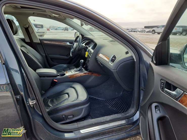 2011-audi-a4-2.0-t-quattro-image-16
