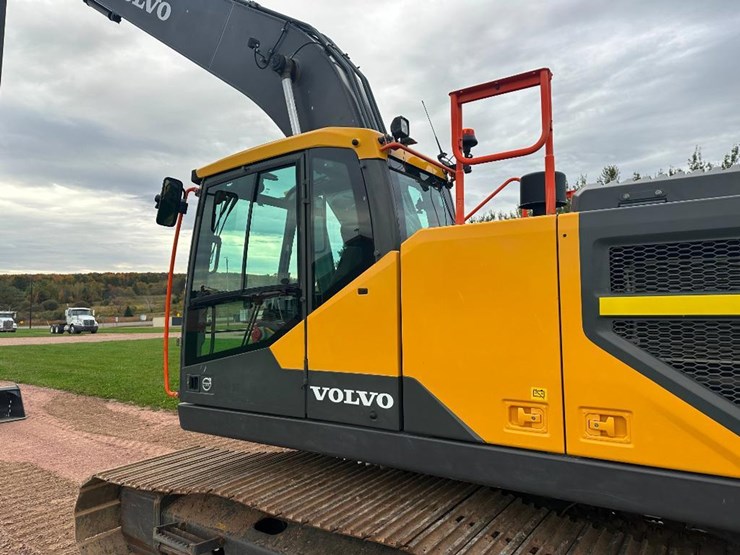 volvo-ec250e-lr-image-25