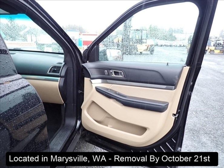 2016-ford-explorer-image-24