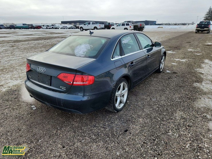 2011-audi-a4-2.0-t-quattro-image-4