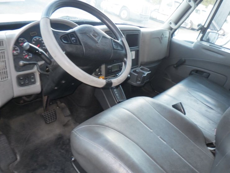 2012-international-durastar-4300-image-10
