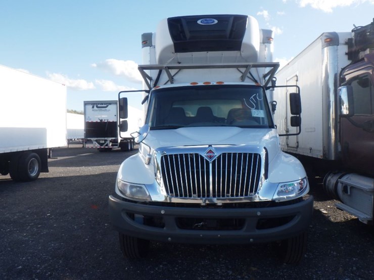 2018-international-durastar-4300-image-2