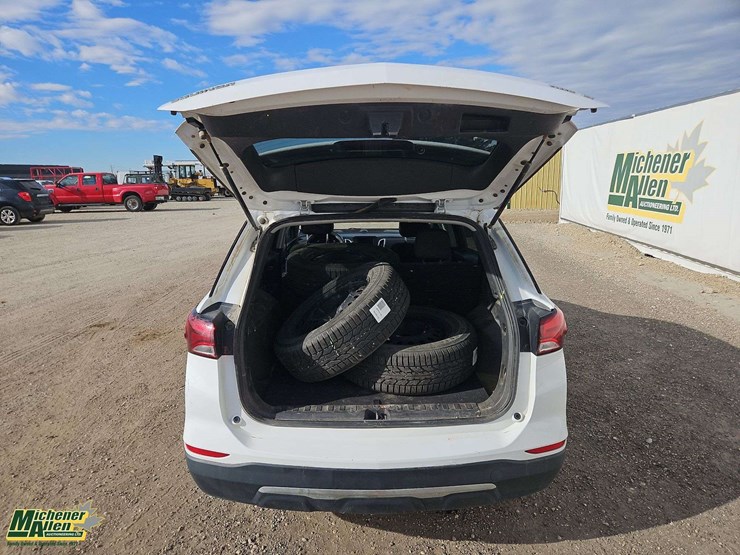 2022-chevrolet-equinox-image-13