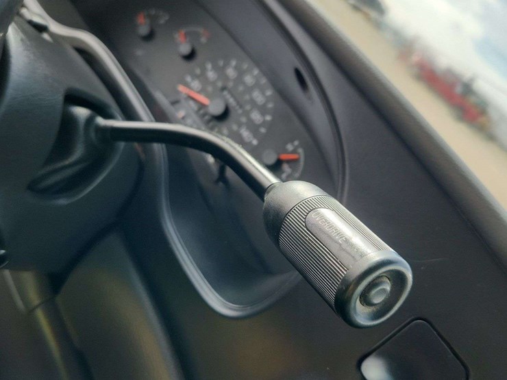 2003-ford-cargo-image-7