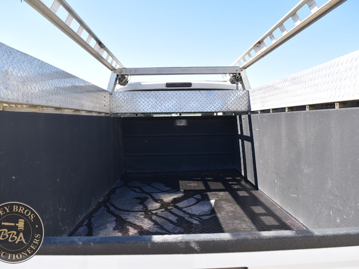 2015-ford-f350-sd-image-26