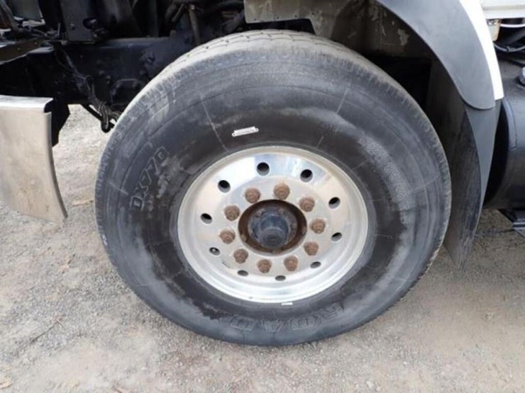 2005-international-7400-image-36
