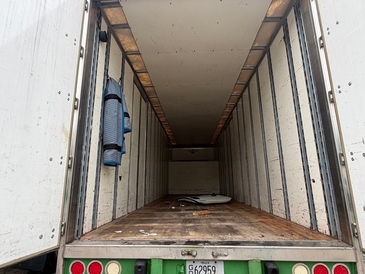 #1666-•-2012-freightliner-moving-box-truck-image-53