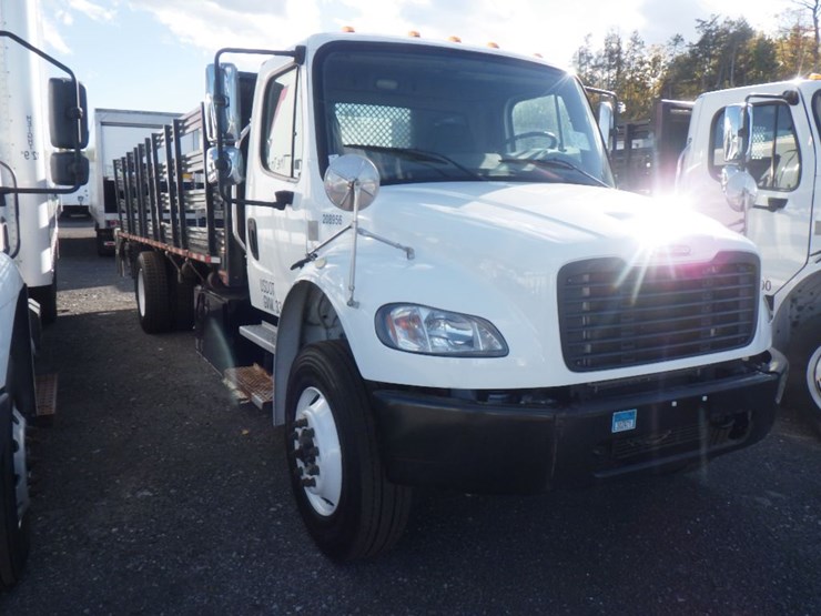 2020-freightliner-m2-106-image-3