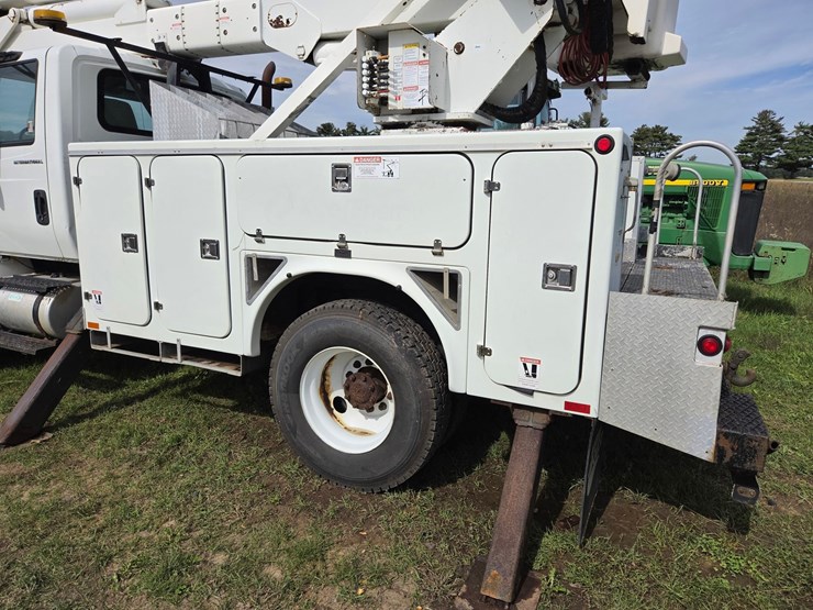 2007-international-durastar-4400-image-14