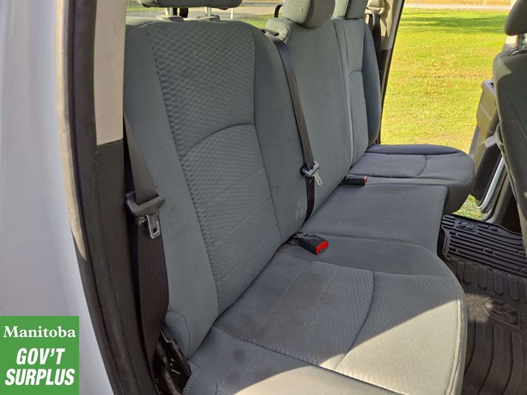 2013-dodge-1500-image-23