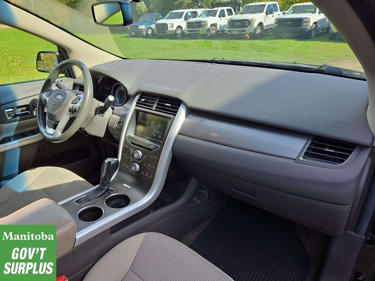 2014-ford-edge-image-31