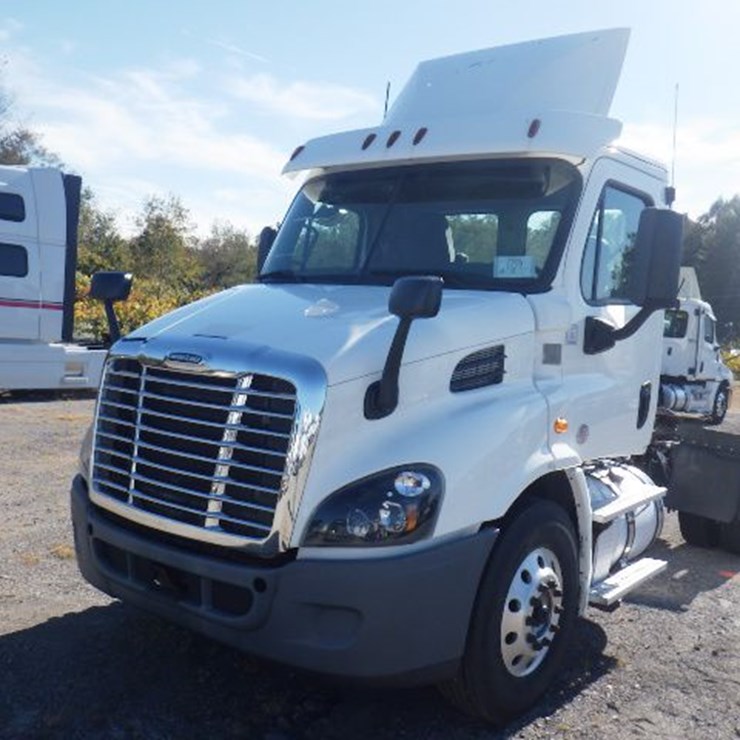 2018 FREIGHTLINER CASCADIA 113